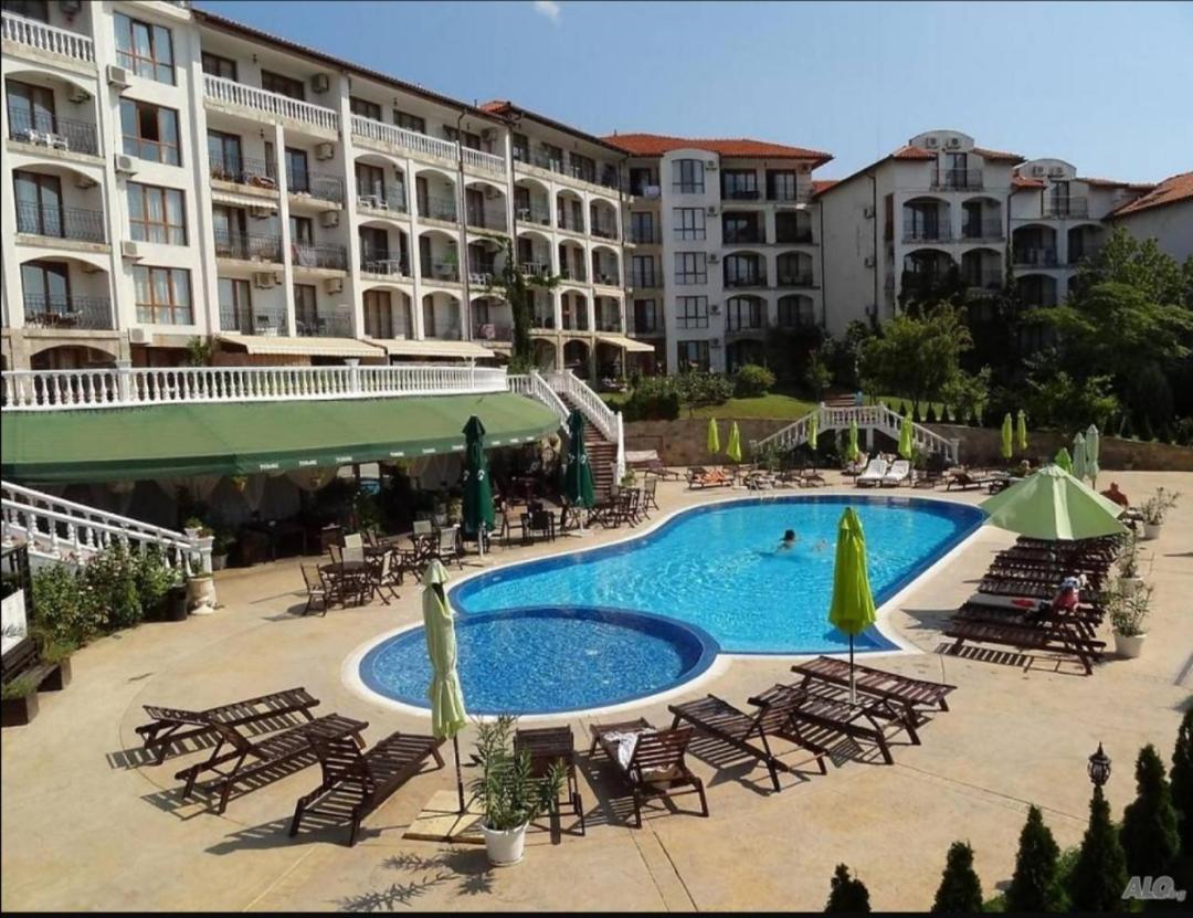 Triumph Holiday Village Sveti Vlas Exterior photo