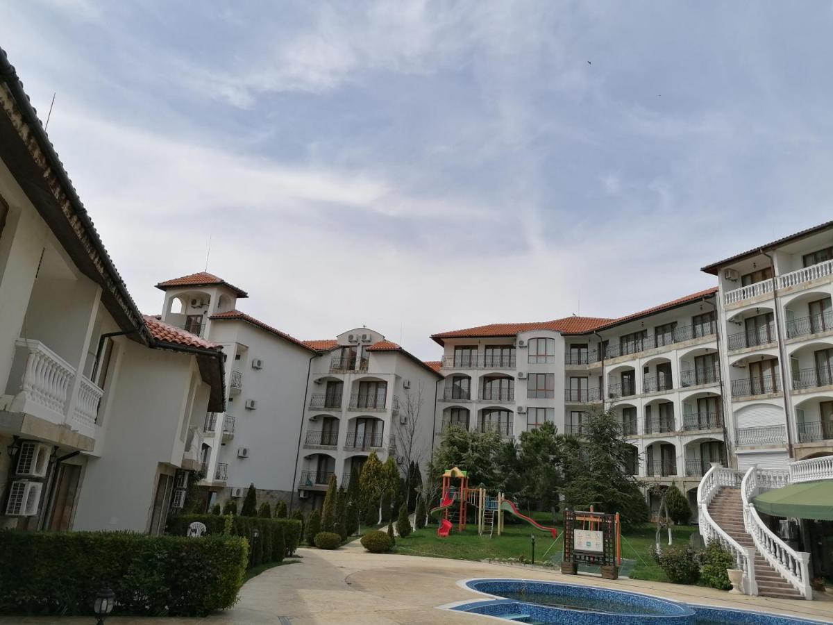 Triumph Holiday Village Sveti Vlas Exterior photo