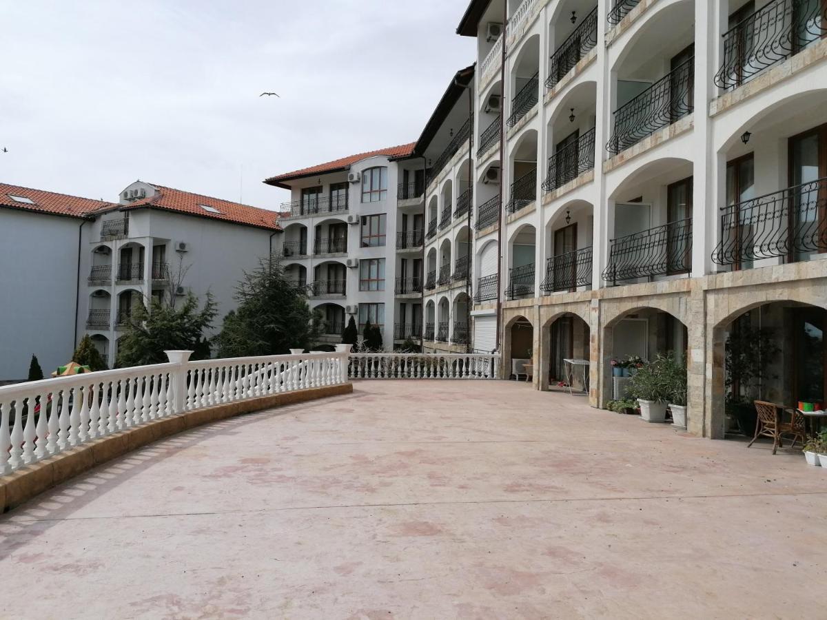 Triumph Holiday Village Sveti Vlas Exterior photo
