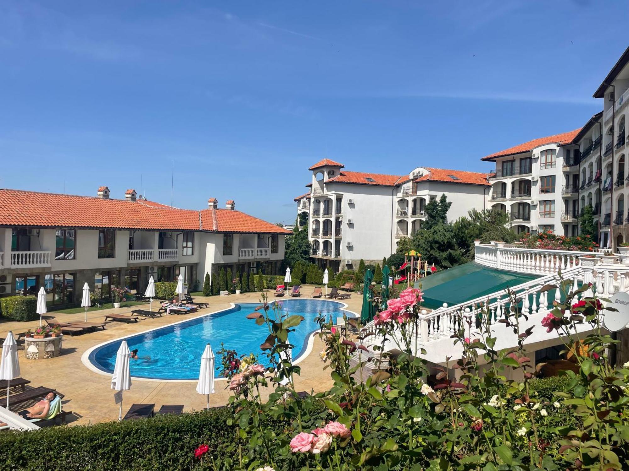 Triumph Holiday Village Sveti Vlas Exterior photo