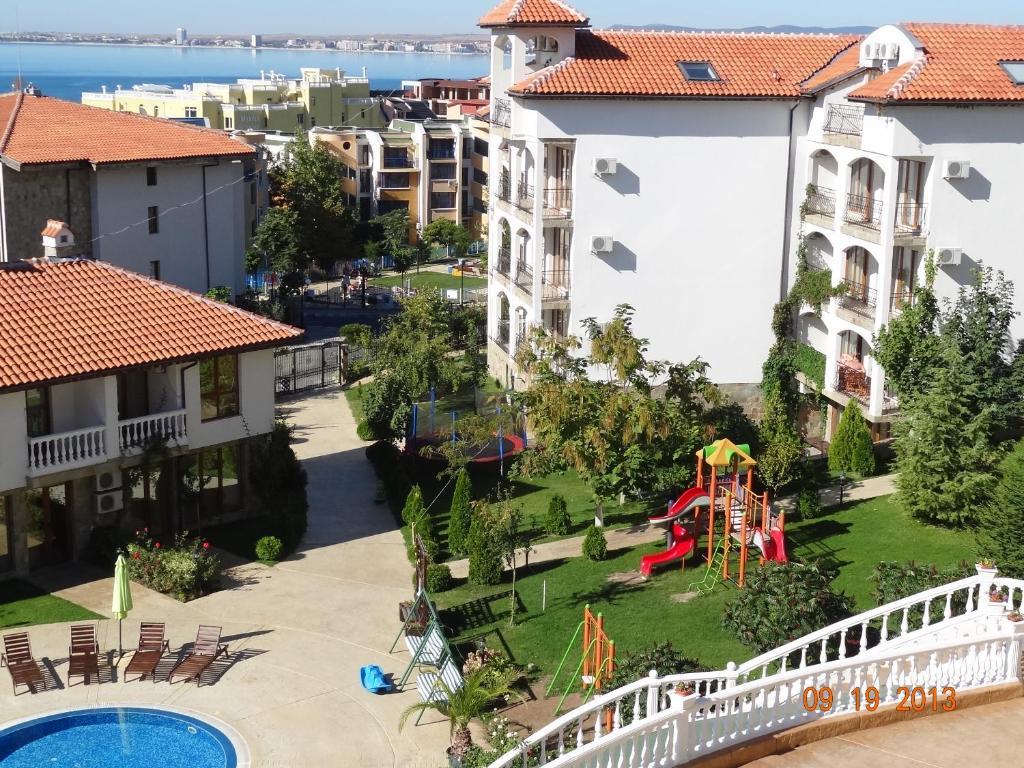 Triumph Holiday Village Sveti Vlas Exterior photo