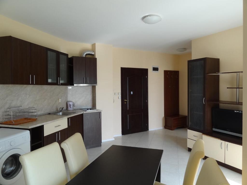 Triumph Holiday Village Sveti Vlas Exterior photo